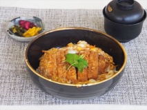 かつ丼￥700